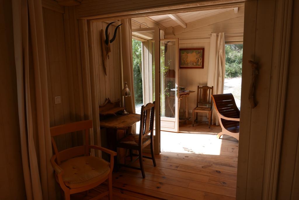 Cabane De La Leque Fontvieille Buitenkant foto