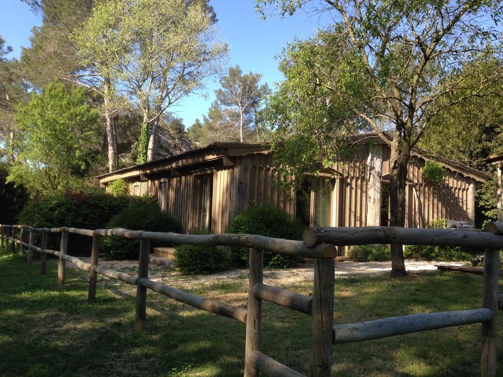 Cabane De La Leque Fontvieille Buitenkant foto